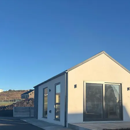 Chalet Beyond The Waters Edge