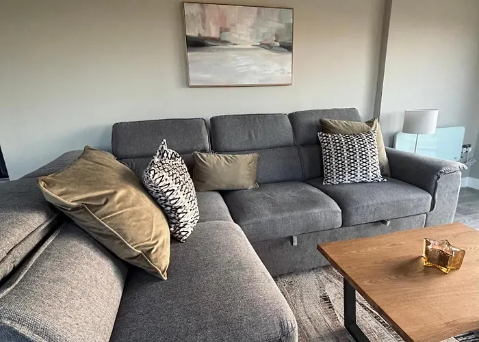 Chalet Beyond The Waters Edge